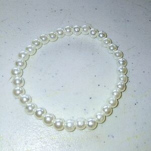 Elegant Pearl Bracelet